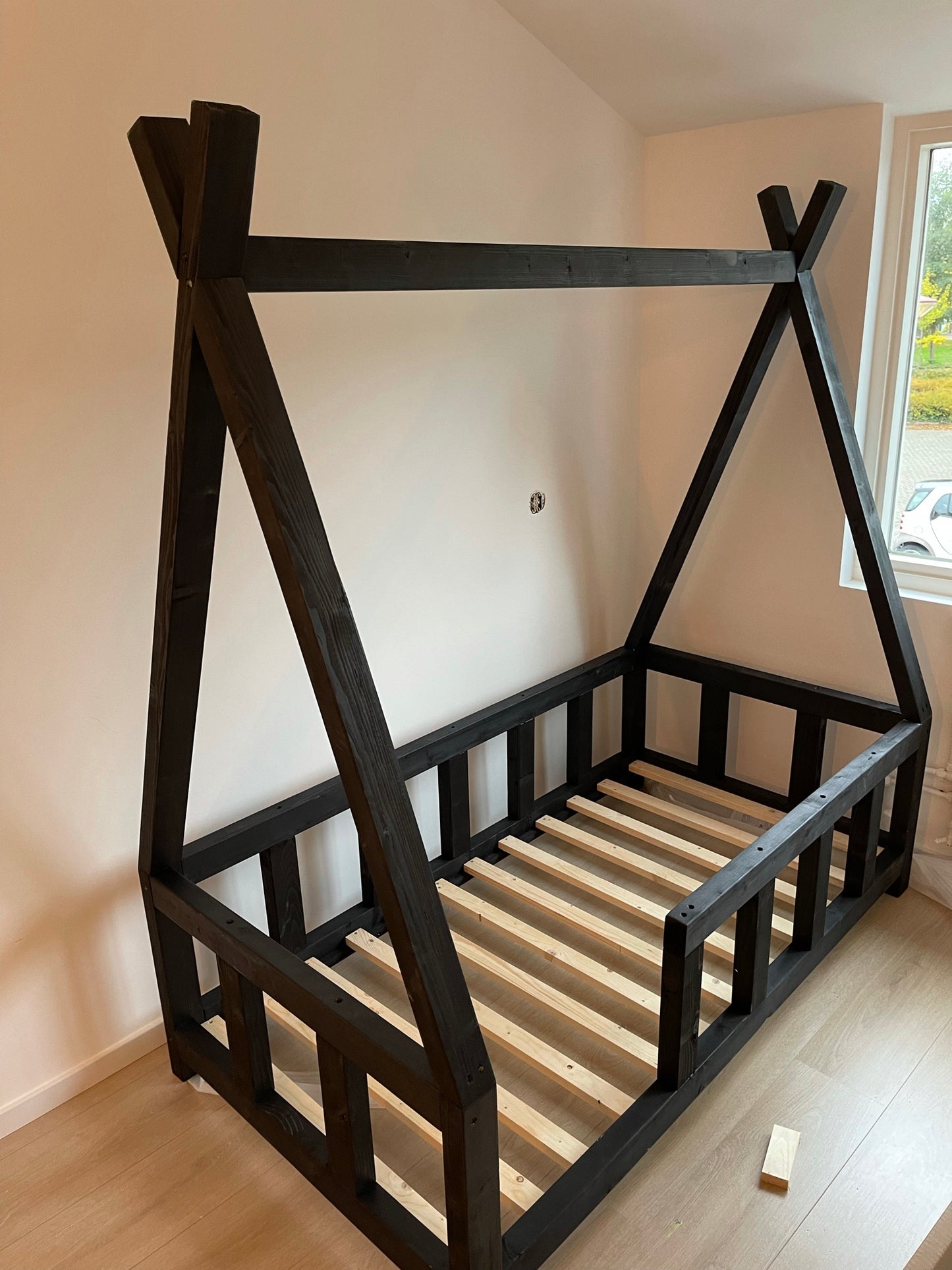 Tipi Kinderbed 150 × 70 – Black Look (Industriële Uitstraling)